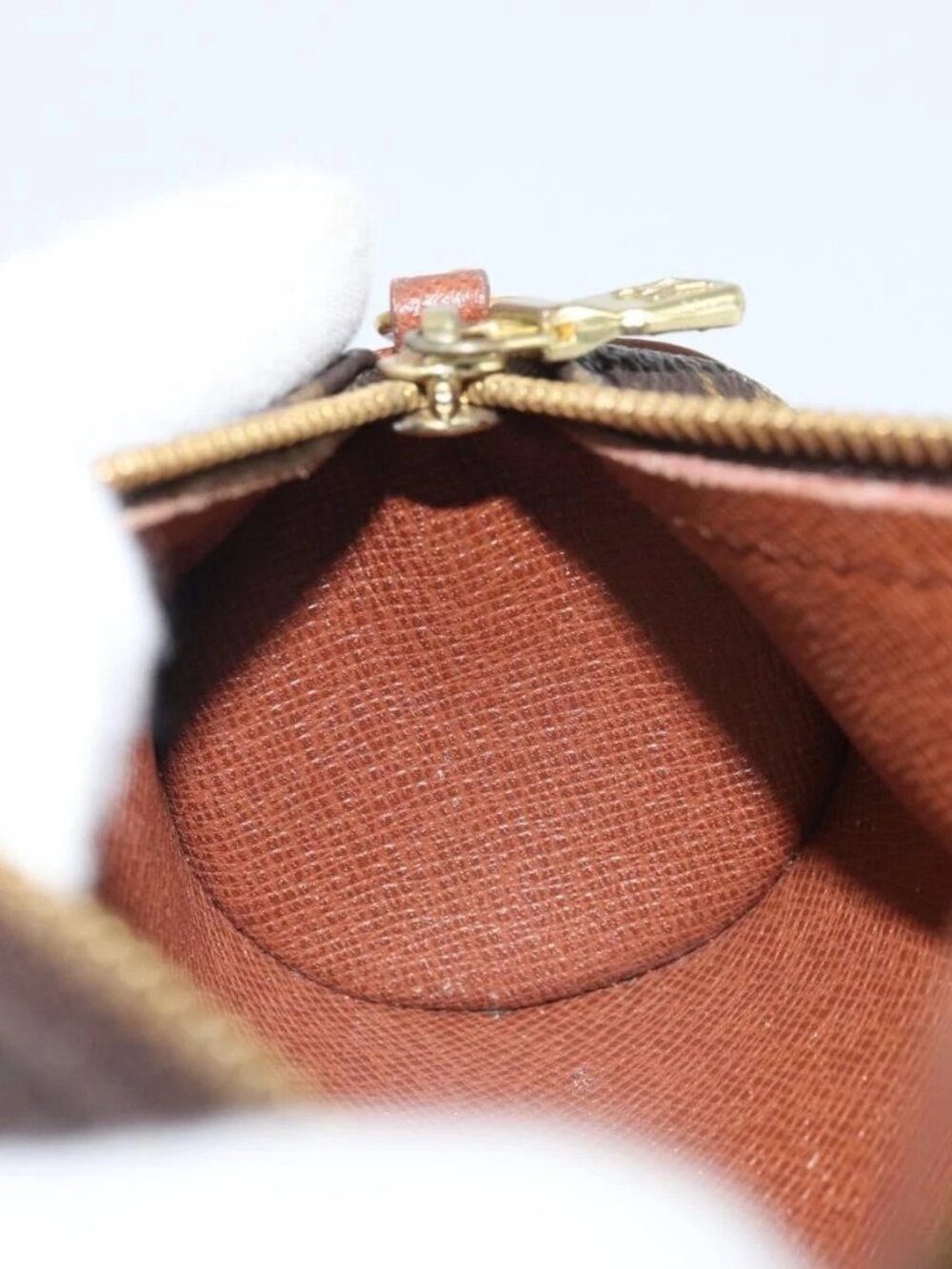 LOUIS VUITTON Monogram Papillon Pouch LV Auth 168953 - Picture 12 of 16